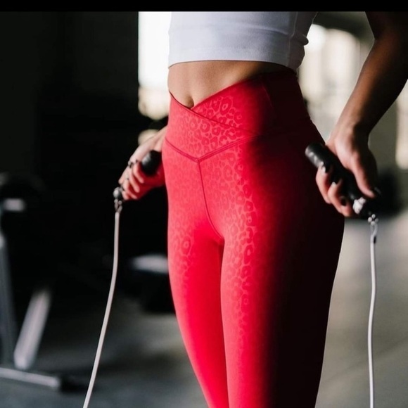 Zyia Active Red Scrunchy What Light N Tight Leggings - Picture 3 of 14